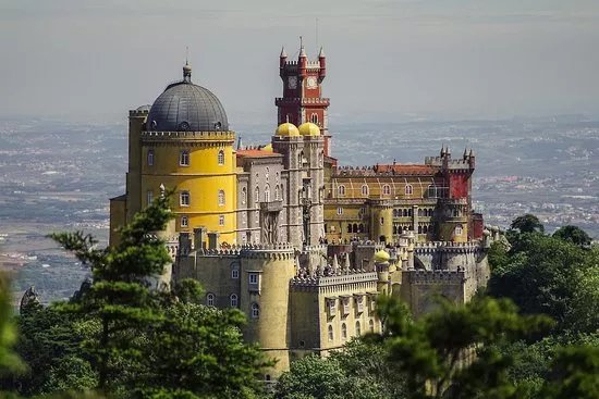 Sintra and Cascais Day Trip in private car from Lisbon