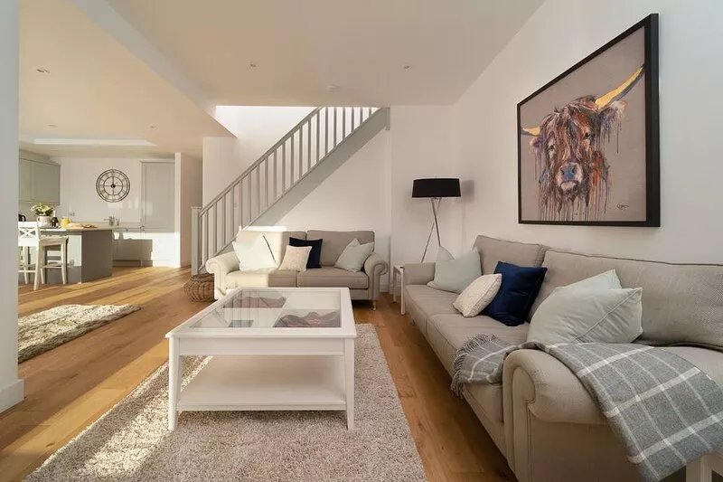 Seymour Heights - modern sleep 6 with sea views