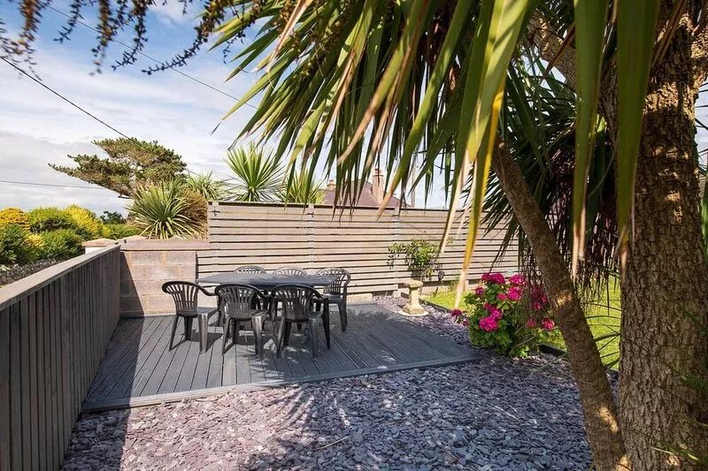 Faraway: Pet-friendly holiday home sleeping six guests in Rhosneigr