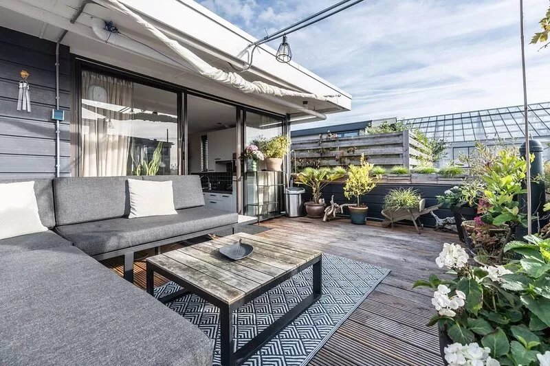 Unieke en Moderne Water Villa in de Buurt van Schiphol en Amsterdam