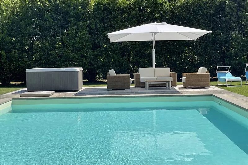 Unique 1600 villa completely renovated at walking distance from a nice village