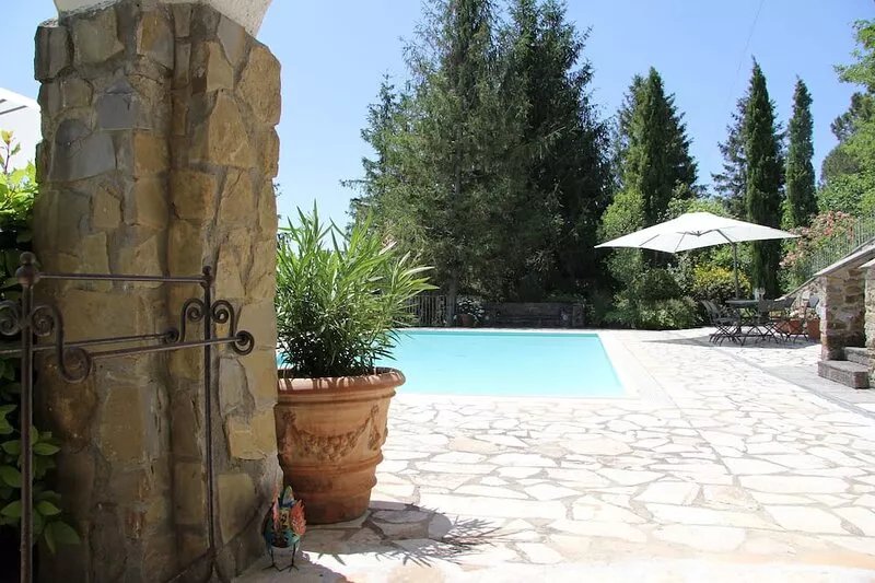 Holiday villa in quiet, wooded Casamona in Tuscany