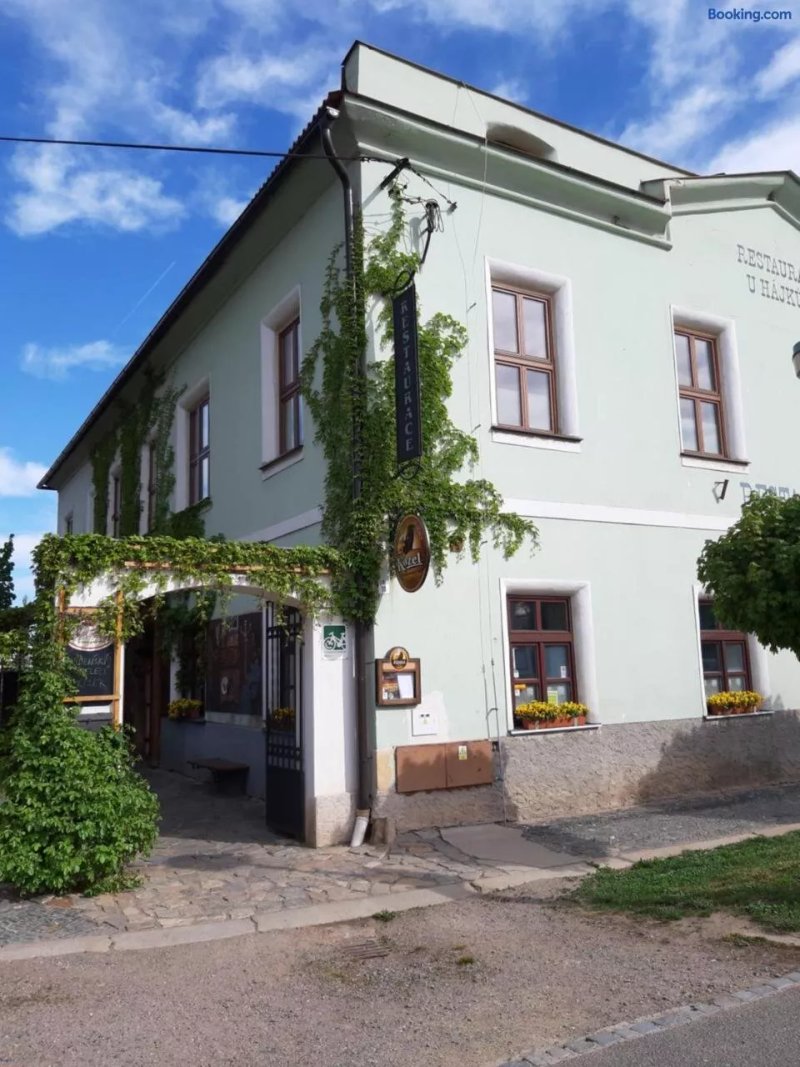 Restaurace a Penzion U Hajku