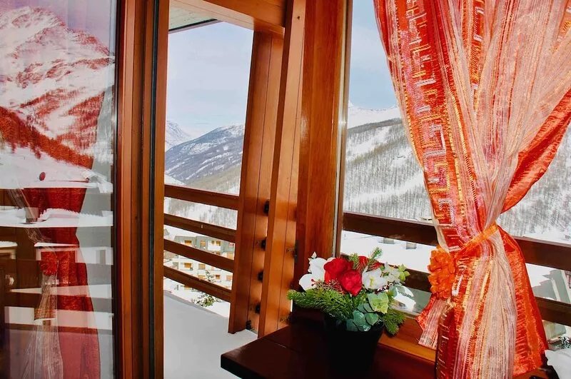 Two-room apartment with panoramic views in Sestriere