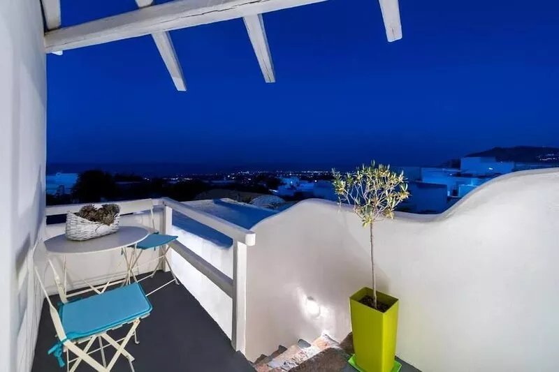 Private Villa with a view in the Heart of Santorini