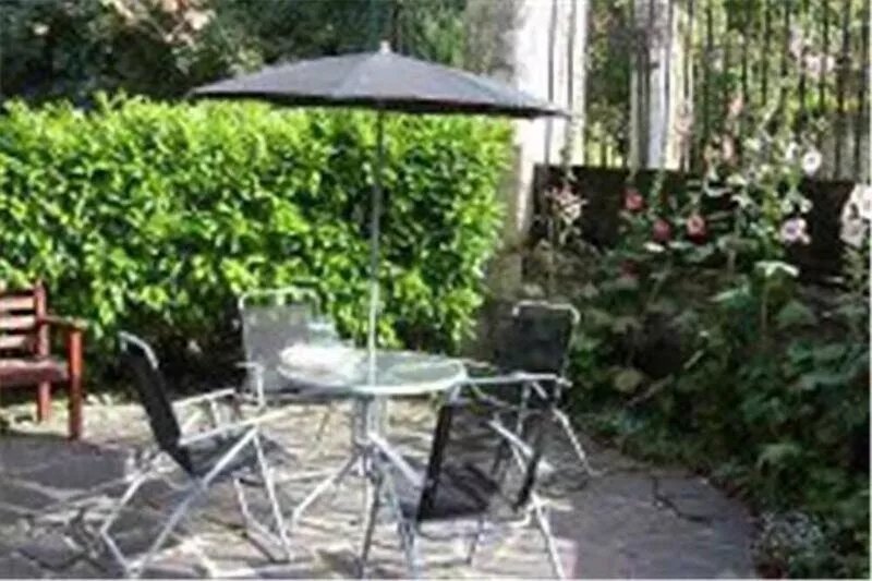 Fully Equipped Farmhouse, downstairs bedroom and bathroom,   Rented Sat to Sat