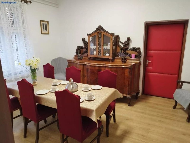 Tartos Szegfu Vendeghaz, Maganszallas