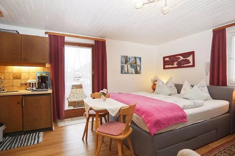 Regner vacation apartment with a view of the mountains