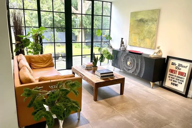 Grand open plan modern home with heaps of light, and close to London