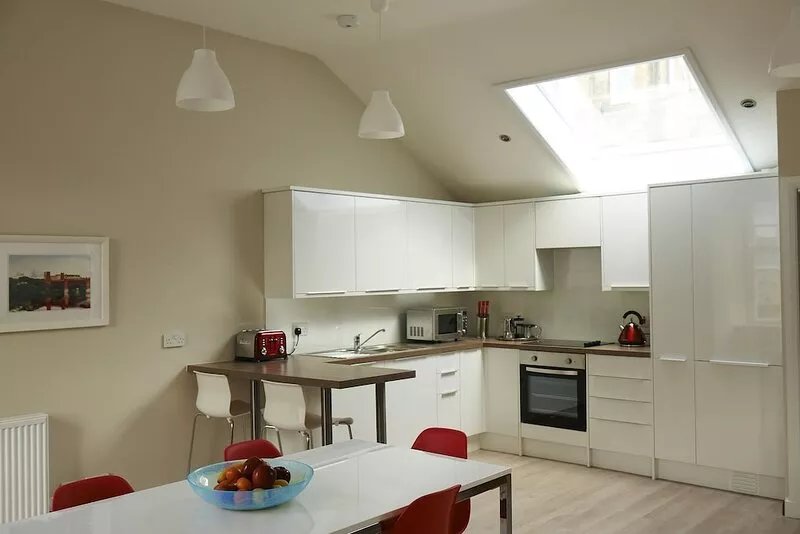 Lovely spacious 2 bedroom, 2 bathroom Mews Cottage, Glasgow
