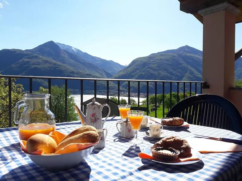 New big house, terrace overlooking Lake Como, 120 m2, 3 bedrooms, 2 bathrooms