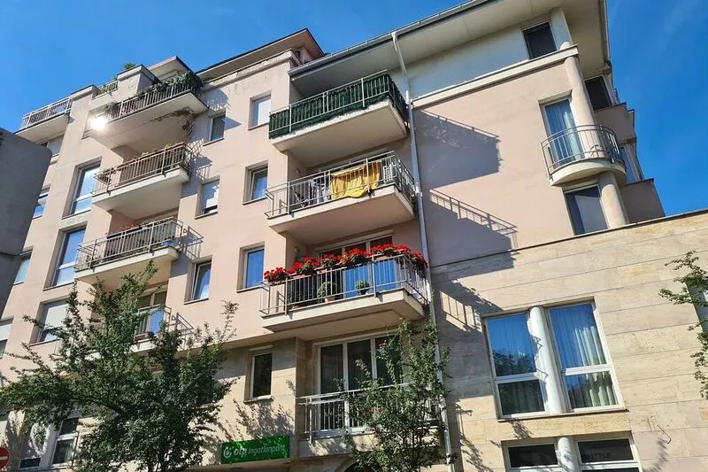 Idyllic Apartment w/ a Private Patio and Huge Communal Garden! (Pet-Friendly)