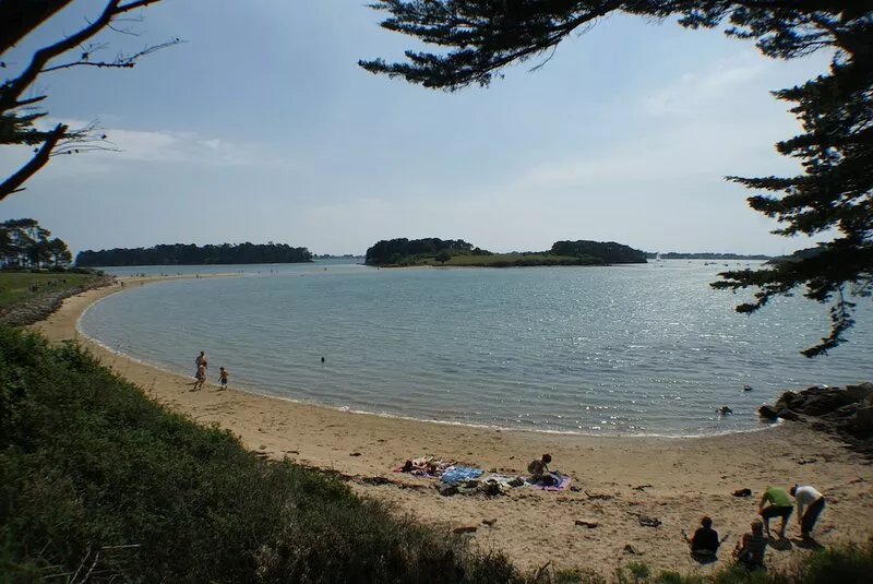 nearby house of Morbihan and the village Gulf