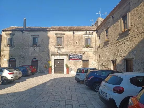 Piazza Vescovado, Casertavecchia