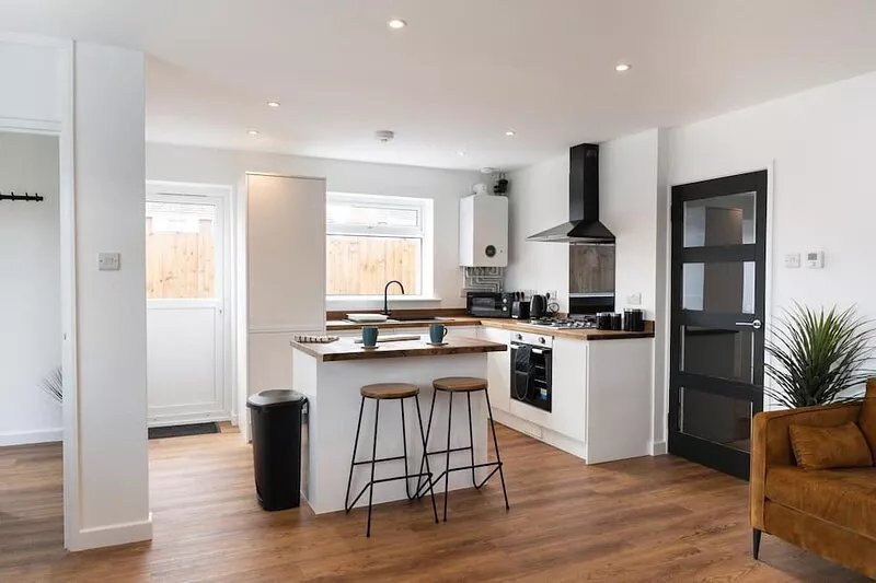 Recently refurbished 2 bed modern bungalow in Keynsham