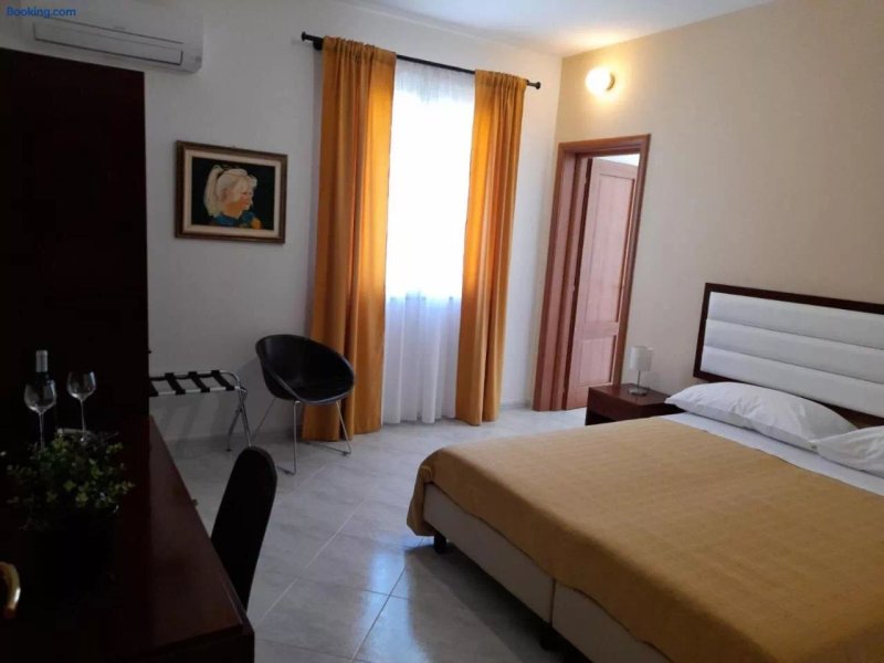 Siracusa Breakfast & Rooms