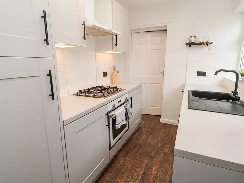 BAY COTTAGE, pet friendly, country holiday cottage in Cullercoats