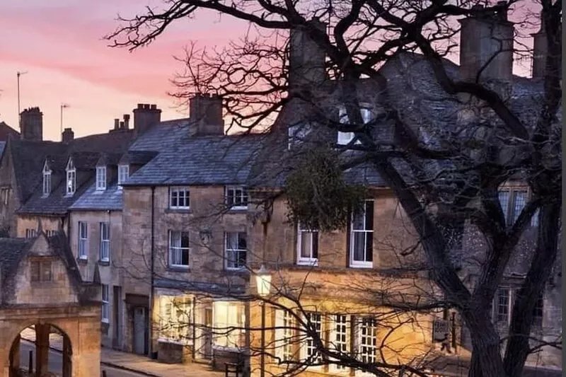 Stunning Interior Designed 3 bedroom cottage in the heart of Chipping Campden
