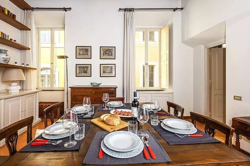 Cozy and comfortable, Trevi Fountain. For families, max 6 guests. AC WIFI