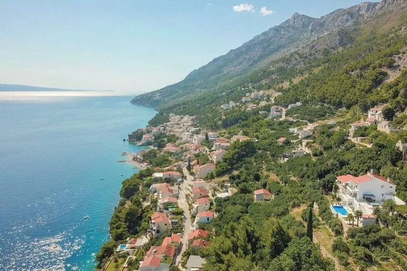 Villa OLIVE TREE with Heated Pool, Sea View & Close to the beaches