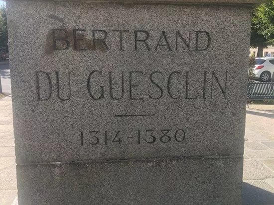 Statue Bertrand du Guesclin