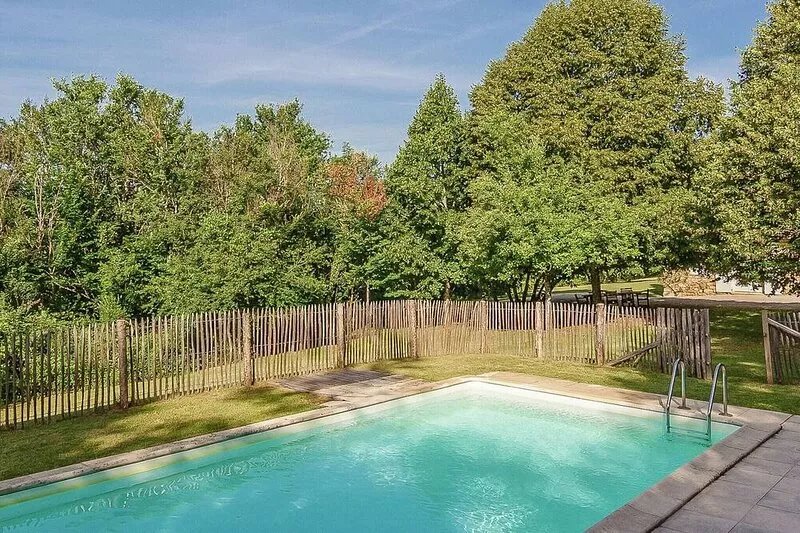 Sprawling Mansion in Aquitaine with pool