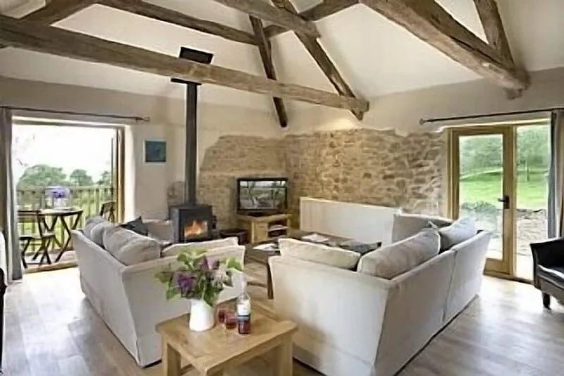 Beautifully Converted 18thc Barn In Blackdown Hills AONB