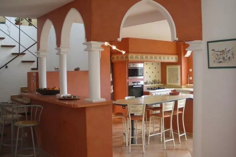 Superbe villa méditerranéenne spacieuse,lumineuse,calme, piscine, jacuzzi, parc,