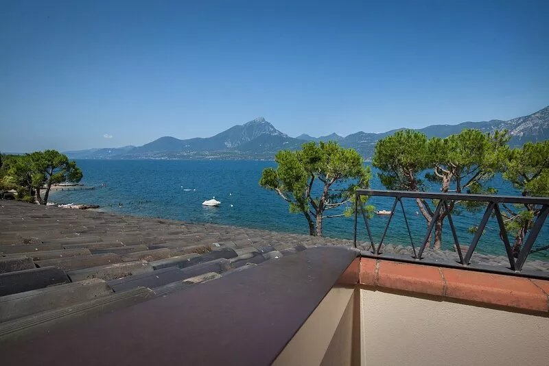 Apartment Verde with lake view
