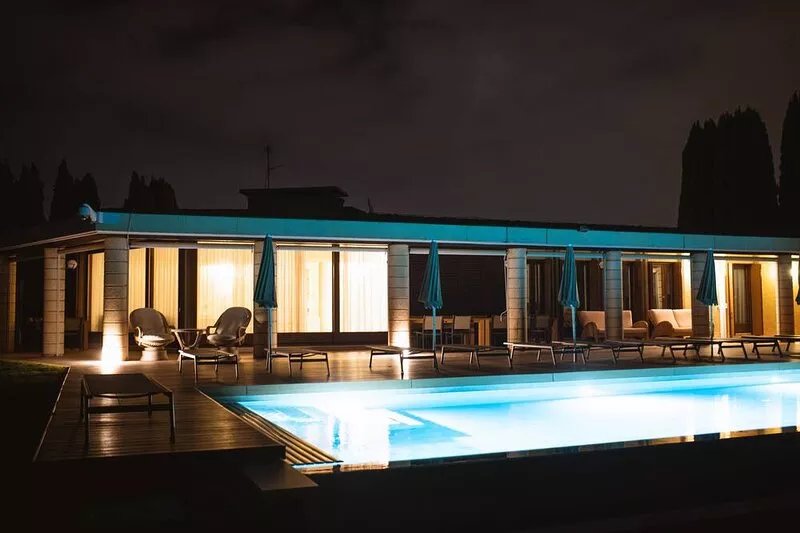 Villa Cavaion - sophisticated villa with infinity pool, park & 180° lake view