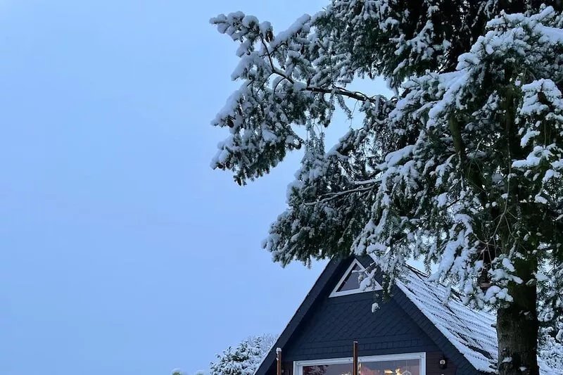 Quiet, cozy vacation home with fireplace, barbecue area and fantastic views