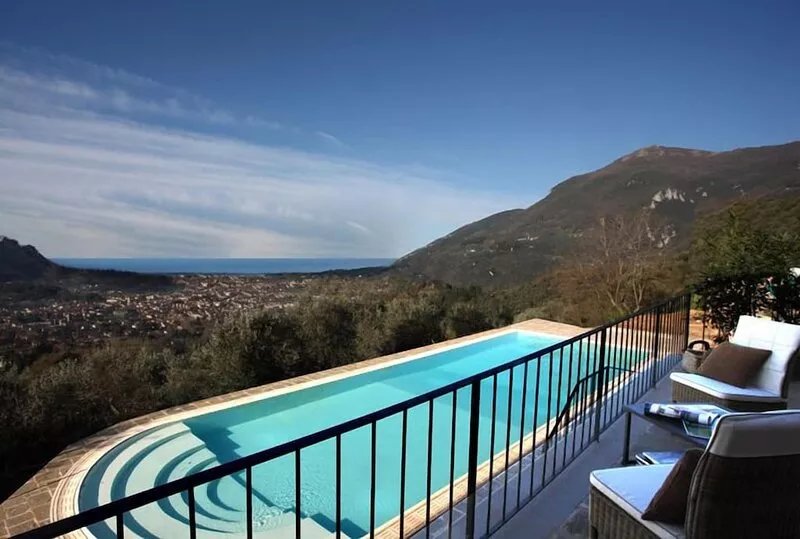 CASA TUA NEWLY RENOVATED HILLSIDE VILLA, 300 M² BREATH-TAKING POOL SEA VIEW