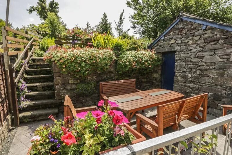 GORSE BANK, family friendly, with open fire in Broughton-In-Furness