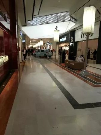 Centre Commercial Valentine