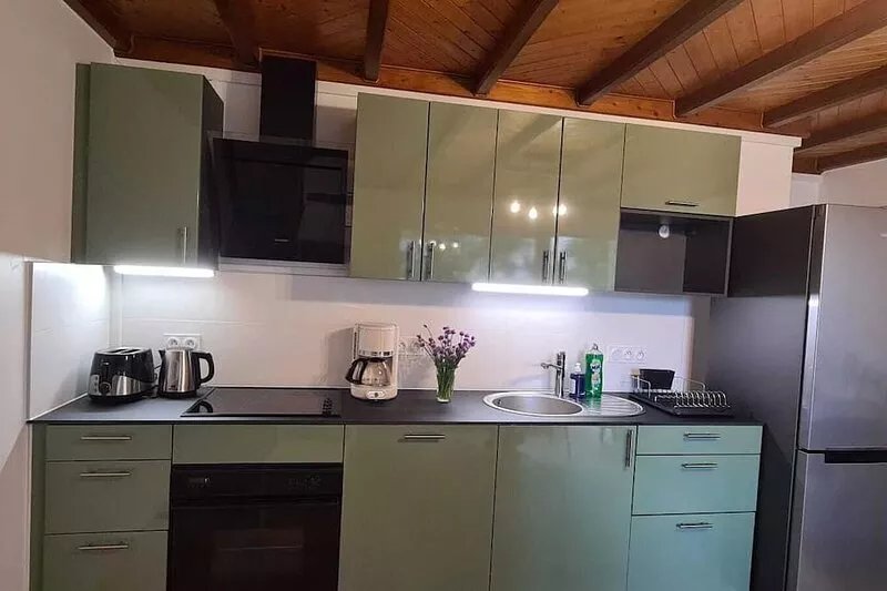 Pom'Verte-Near downtown and the lake-Free private parking (Rated 3✰)