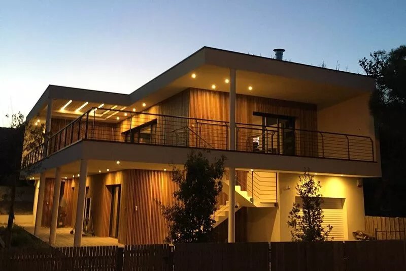 Magnificent new 9-person villa 150 m from the ocean