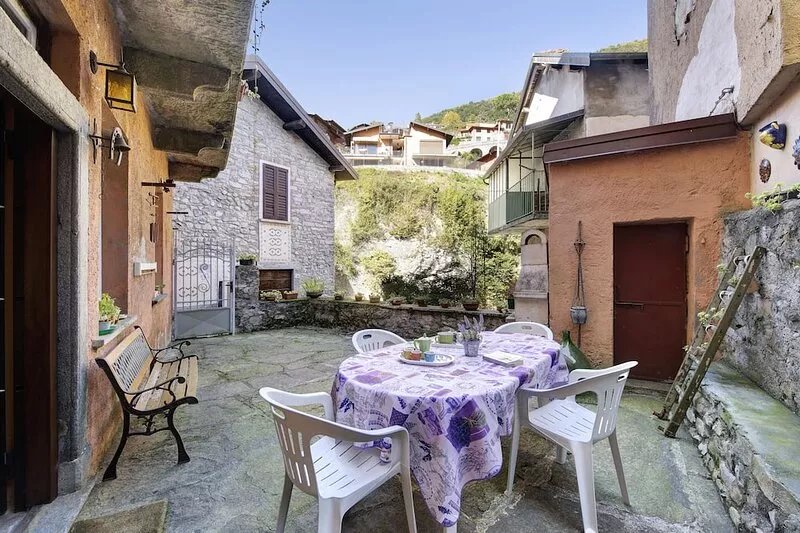 Vacation Home ‘Il Mulino di Marina - Lake Como’ with River View, Wi-Fi and