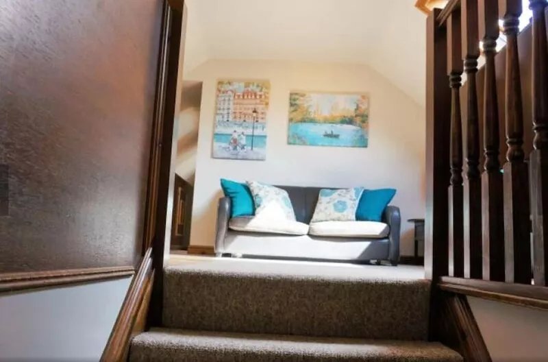 Peaceful and Relaxed Country Getaway in a quiet village with all amenities