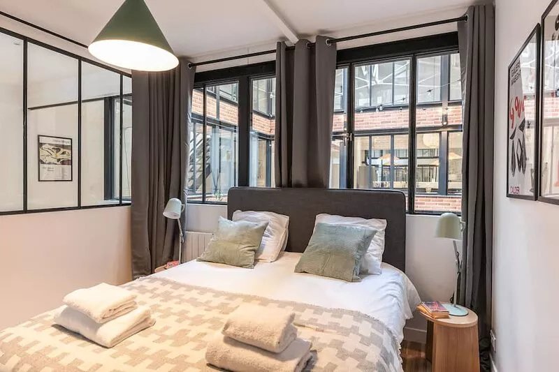 Fantastic Architect Loft for 10 guests near Metro