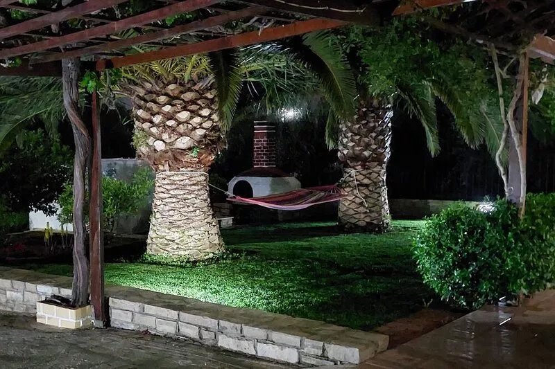 Aloni Home,family holiday,relaxing and quiet place,private parking,garden