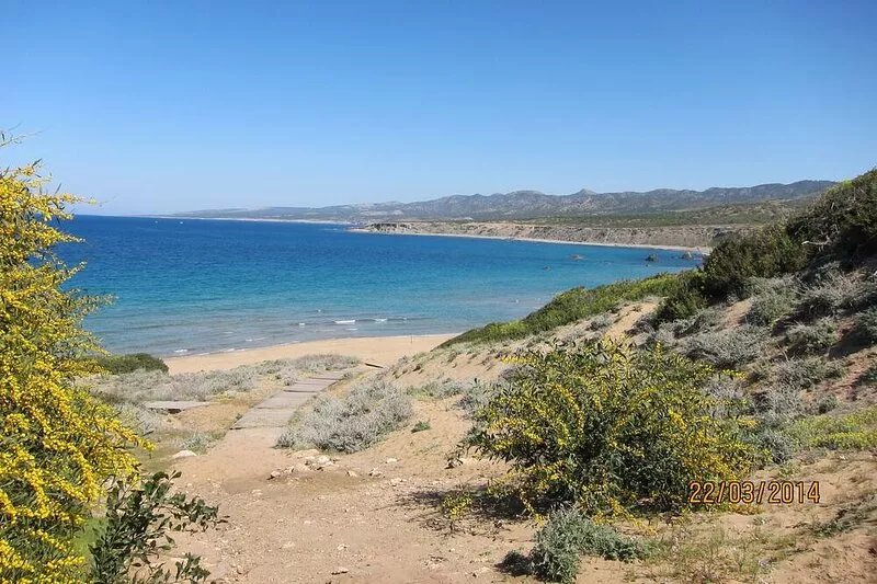 Beautiful mature villa with large gardens and private pool overlooking the sea
