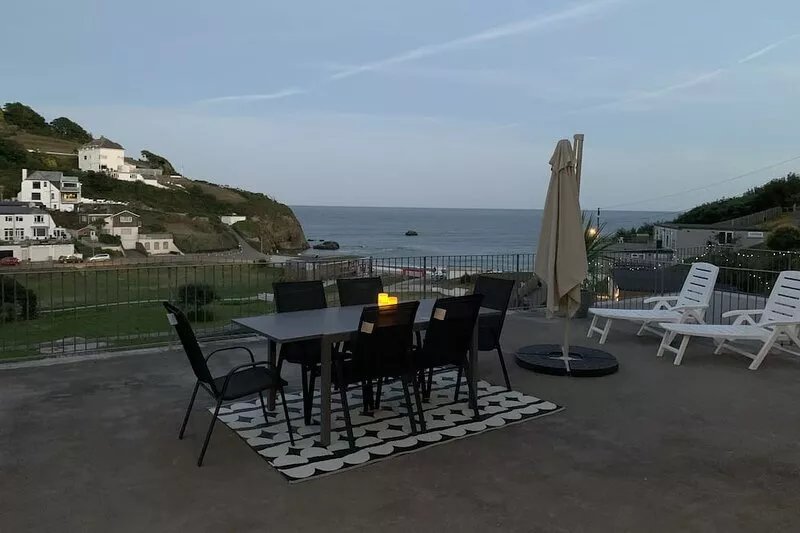 2 bed Villa, Large terrace with breath taking views only 3 minutes to the beach!