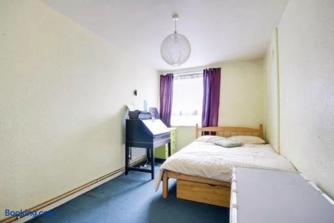 6 Greville Court