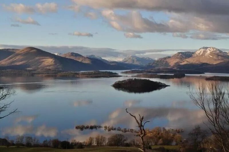 THE OLD FARMHOUSE, family friendly, with open fire in Balloch