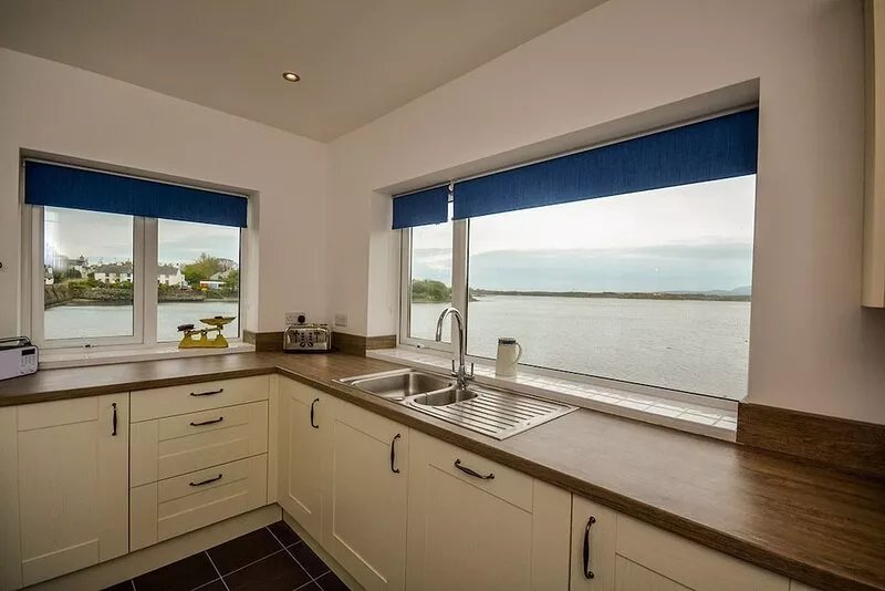 Seaview -  a coastal property that sleeps 6 guests  in 2 bedrooms