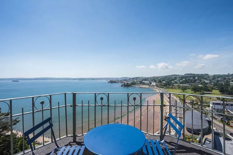 2 Astor House one bed with sea views from all windows