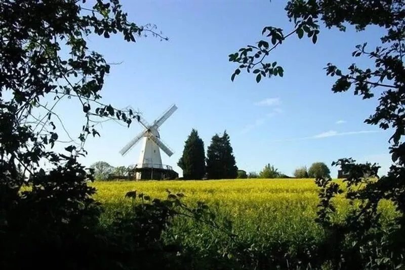 Luxury detached 'Kuschels Cottage' - set in countryside location with great view
