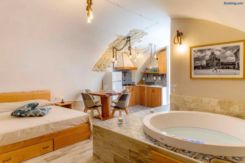 Il Galletto Viola, Luxury Room & Suite