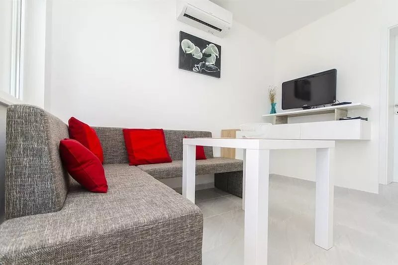 Apartment Mirjana (38571-A1) - Rogoznica