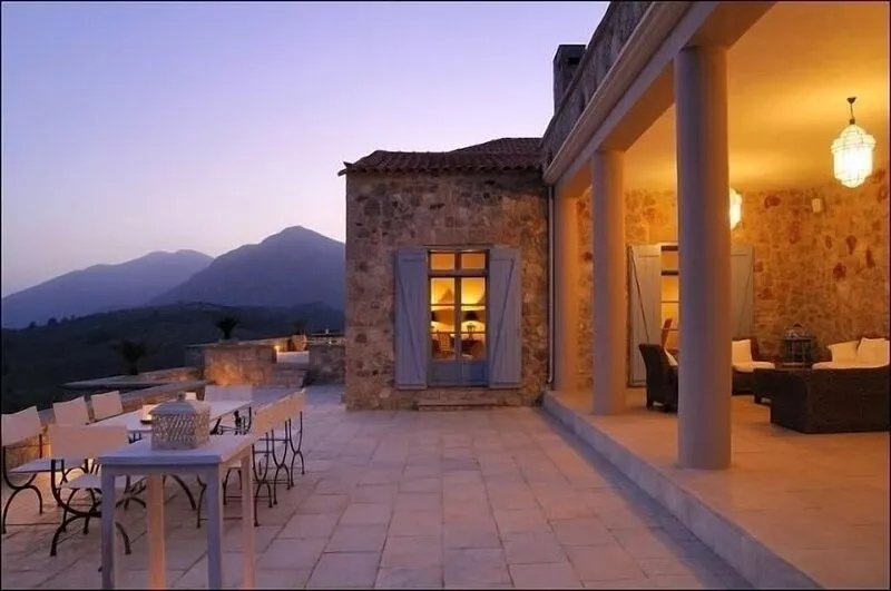 Stunning Agricultural / Horse Farming Estate Near The Sea